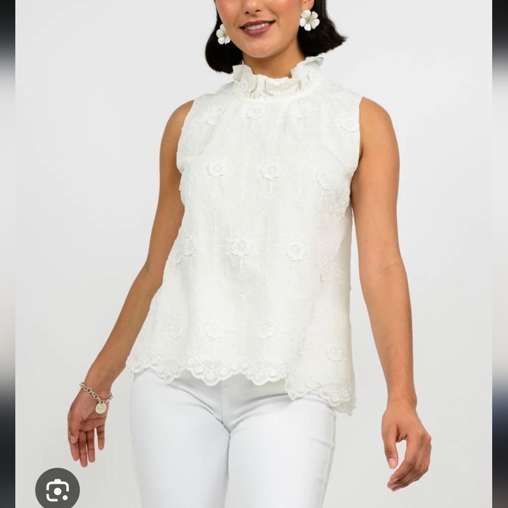 NWT Ivy Jane 3-D Scallop Border Top in White Style 650396 Size S